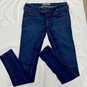 Hollister Dark Wash Skinny Jean